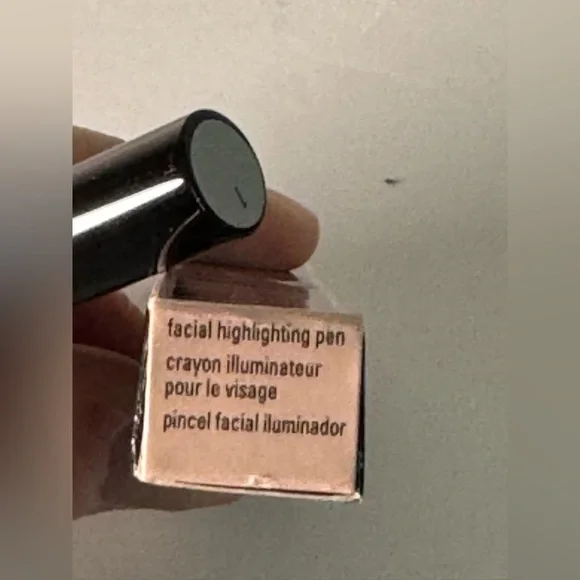 NEW Mary Kay facial highlighting pen .04 fl oz shade 1 highlighter makeup - Picture 3 of 4